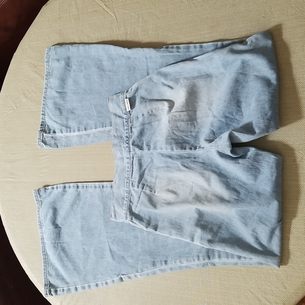 💙 Billabong Bellbottom Jeans 💙 - Picture 2 of 8